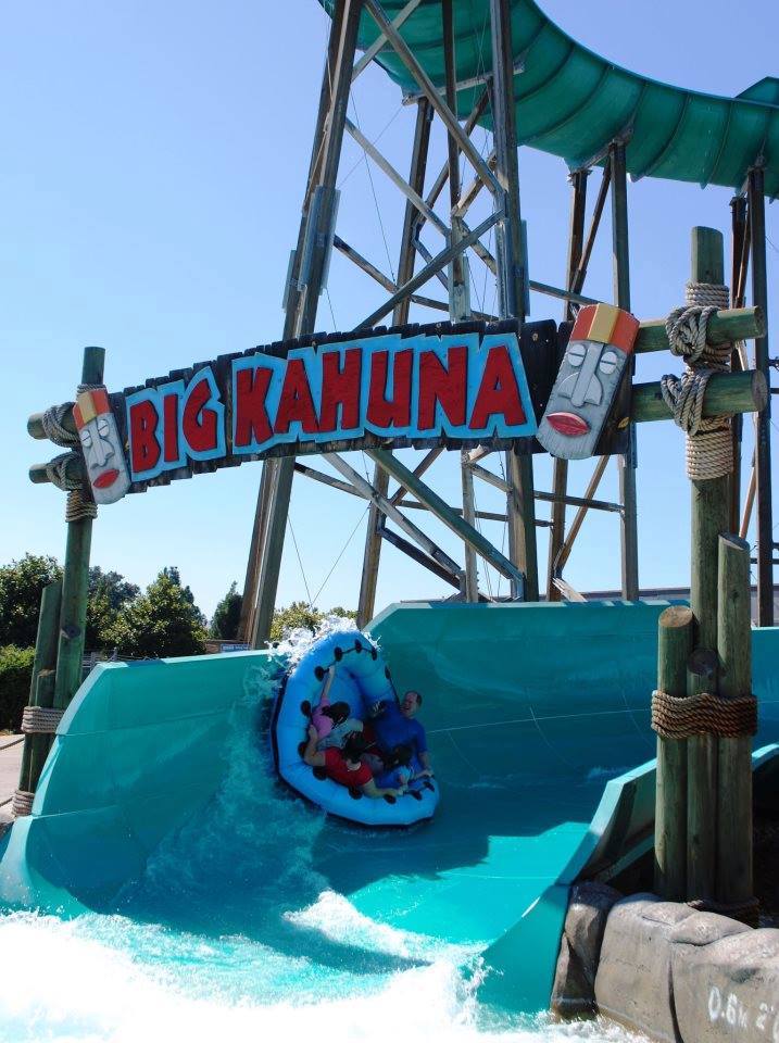 Waterworld's Big Kahuna slide | California Waterparks