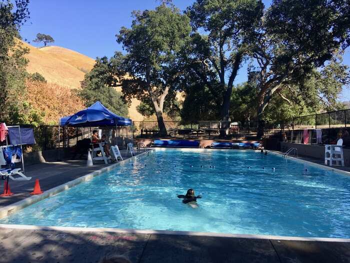 Castle Rock Pool: A Bucolic Swimming Destination - 510 Families